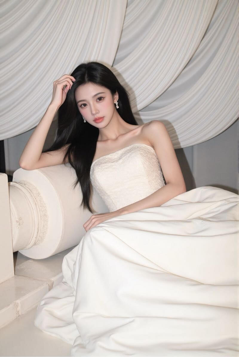 杭州外围模特未颜173cm C杯 白色抹胸床拍写真 A4腰马甲线