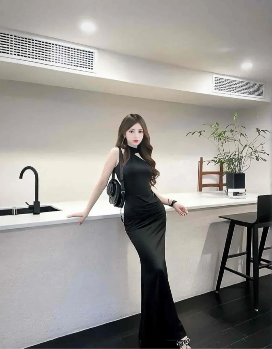 香港深水埗区外围176cm新疆女生黑色修身裙写真 
