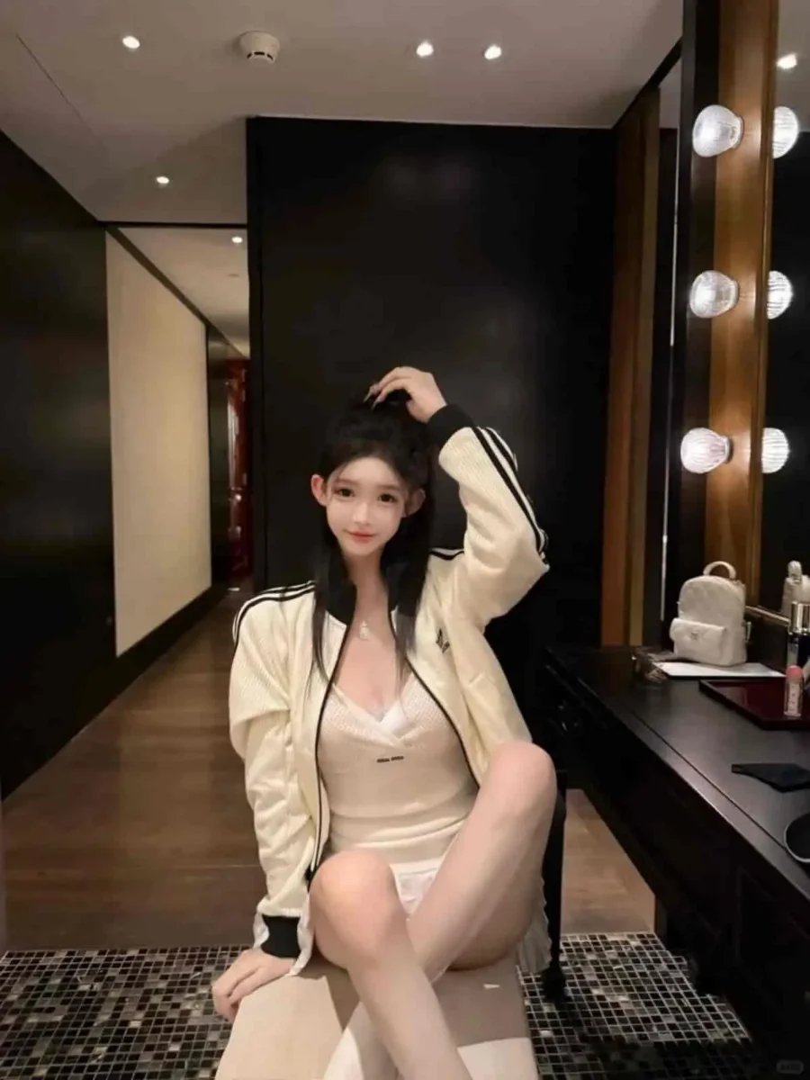 hongkong-island-172cm-goddess-elegant-casual-portrait 