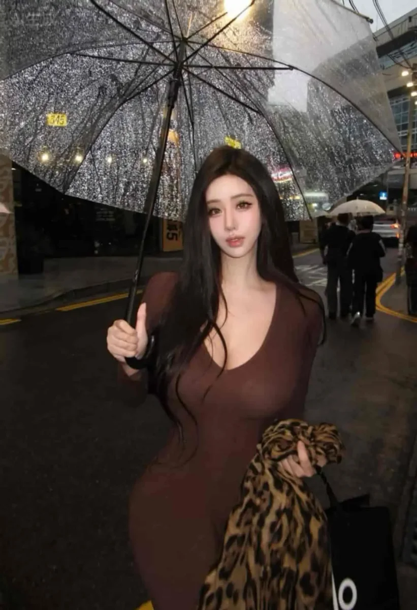 伦敦外围御姐 06年172cmG杯雨夜氛围感写真