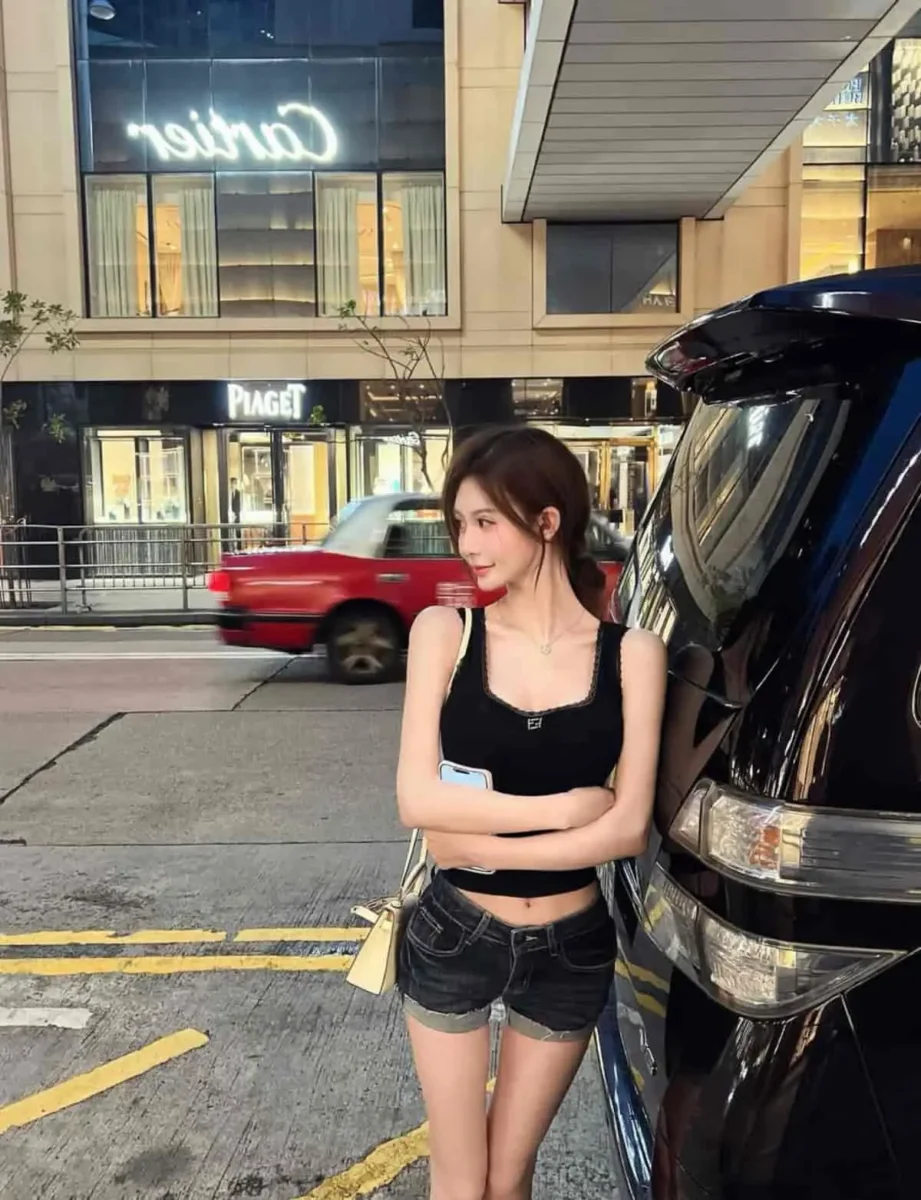 洛杉矶05年高端外围模特街拍写真，170cm D杯，冷白皮清纯气质