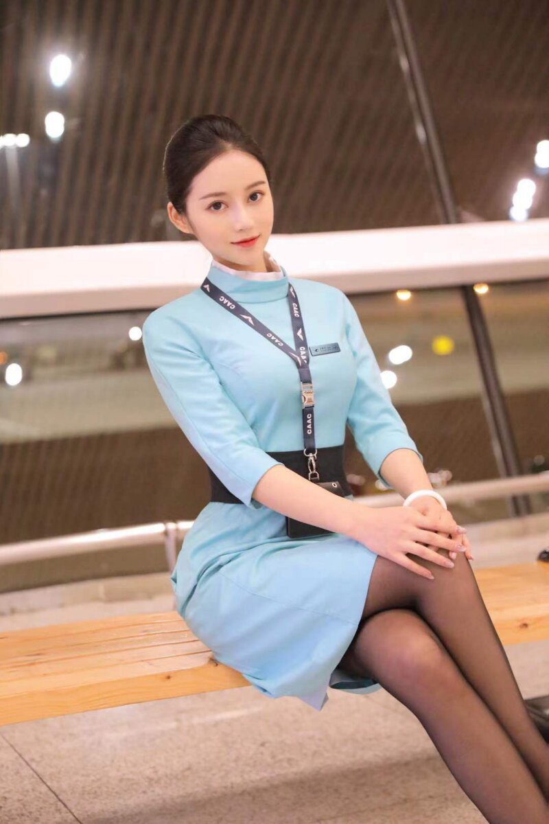 澳门外围模特172cm E杯航空姐 制服写真 皮肤雪白素质极高