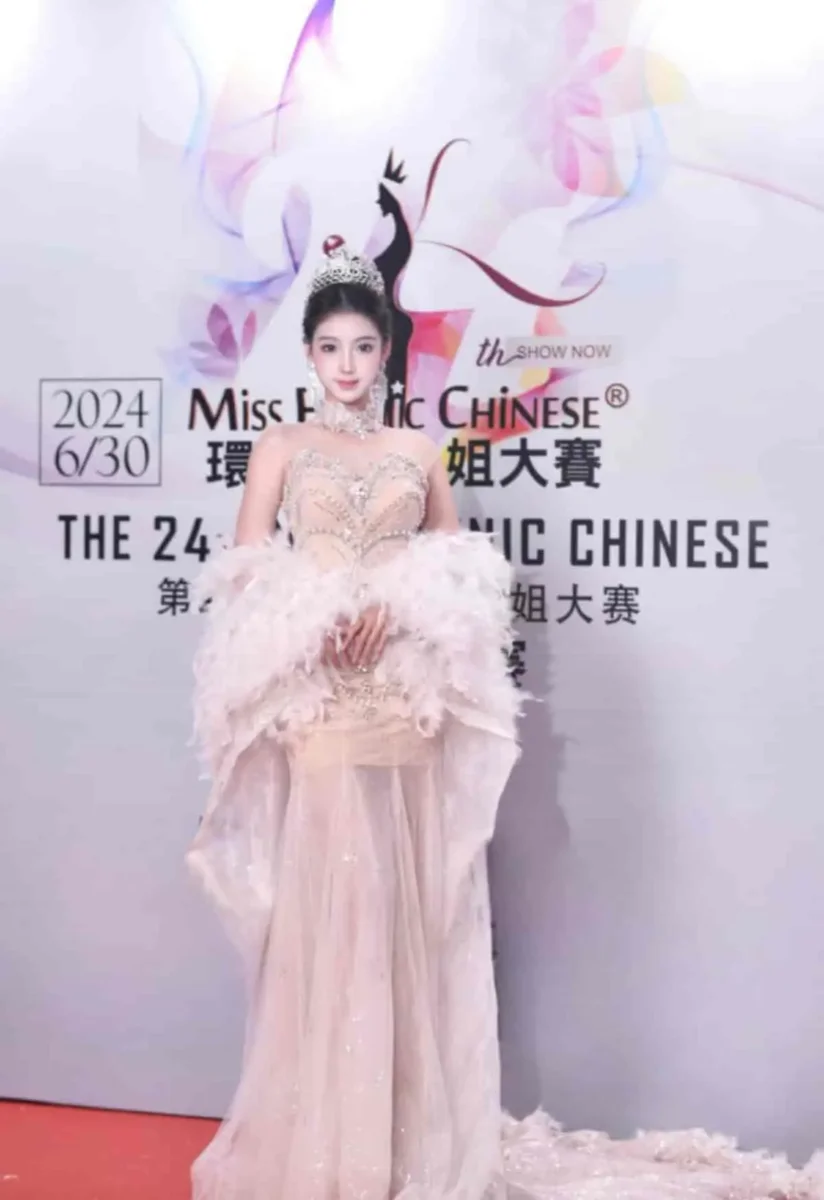 纽约选美冠军高端外围模特颁奖礼服写真,179cm高挑身材,自信优雅气质