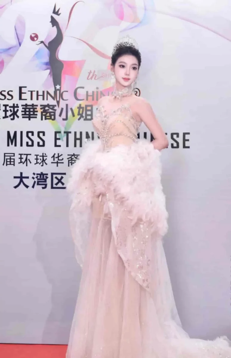 纽约选美冠军高端外围模特舞台礼服写真,179cm高挑身材,柔美大方气质