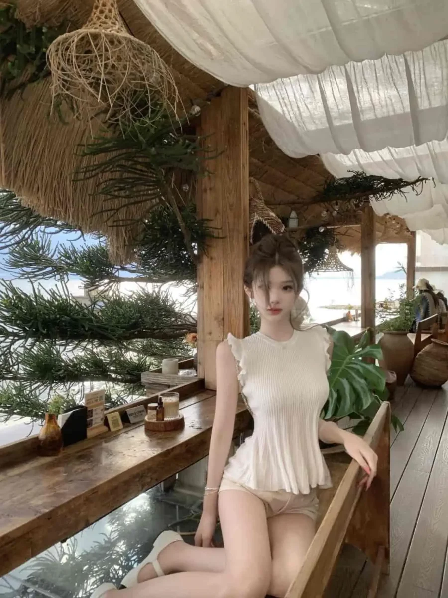 上海黄浦区外围172cm D胸女生户外写真