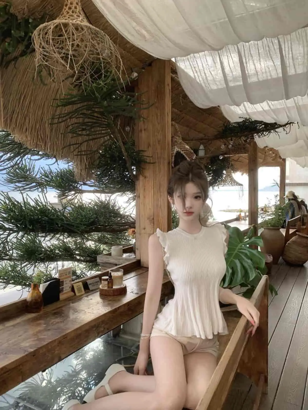 上海黄浦区外围172cm D胸女生户外写真