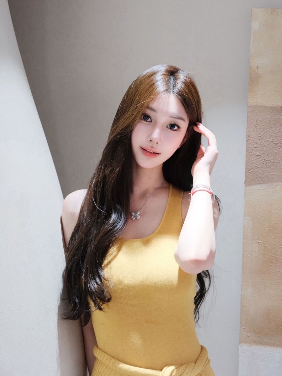 深圳外围176c  05年   洋气美少女青岛女孩 全身整，纯天然妈生脸写真图2