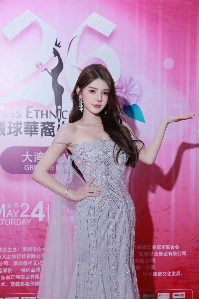 新加坡高端外围环球小姐W 175cm E杯 晚礼服写真 女神气质