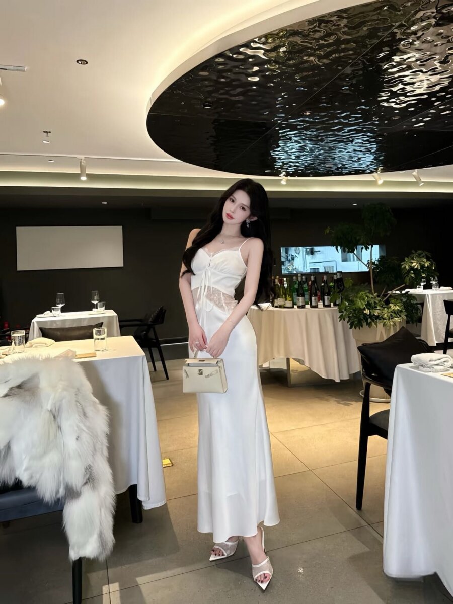 悉尼高端外围学生youyou 170cm 天然G杯 室内白裙写真 大方得体