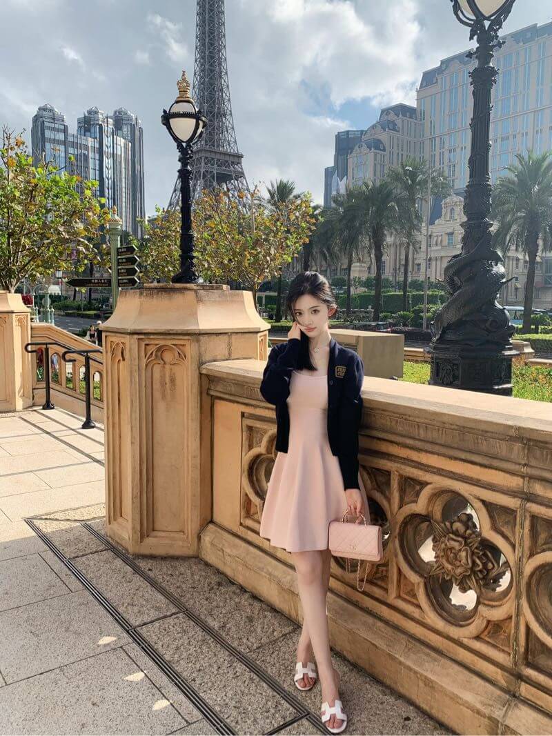 悉尼外围模特05年167cm D杯优雅女生 巴黎铁塔写真 高端时尚气质