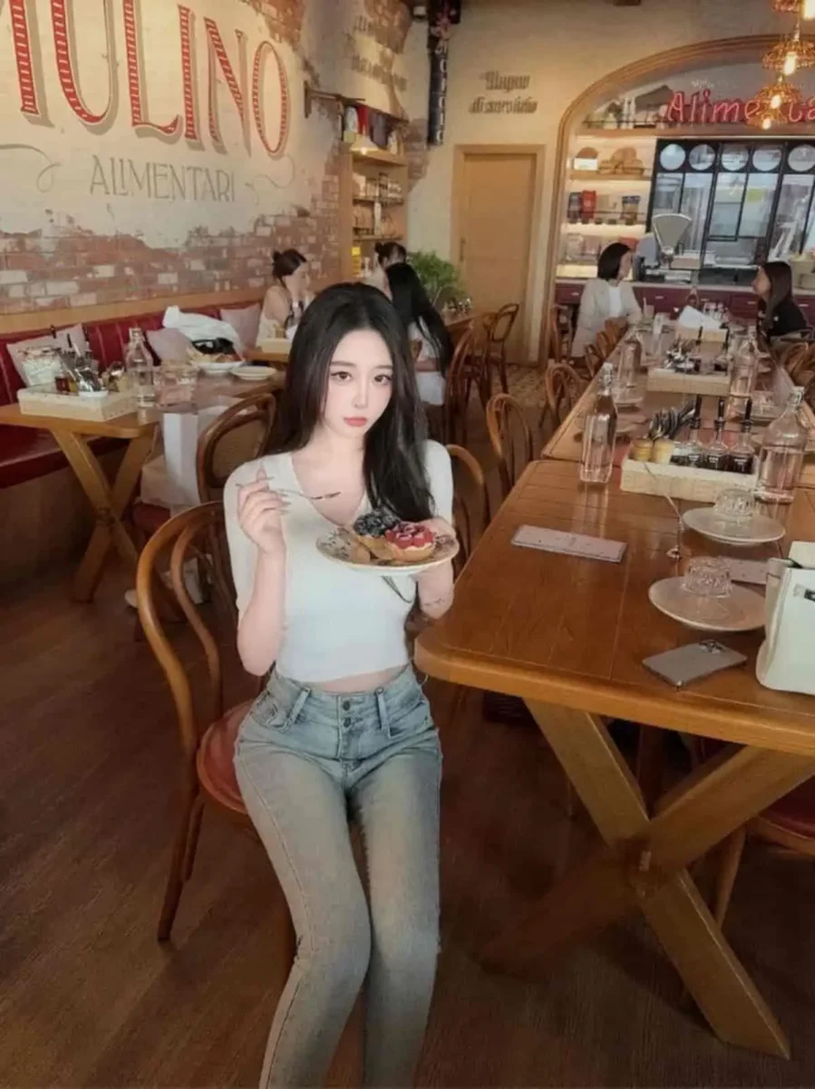 东京高端外围胸模，旅游兼职，纯天然无整，服务安全靠谱