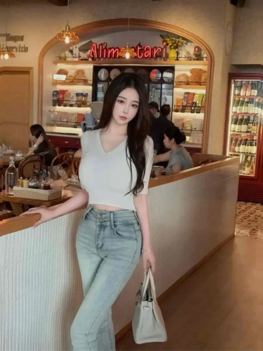 东京空降高端胸模，短期旅游兼职，皮肤白嫩，服务安全高效