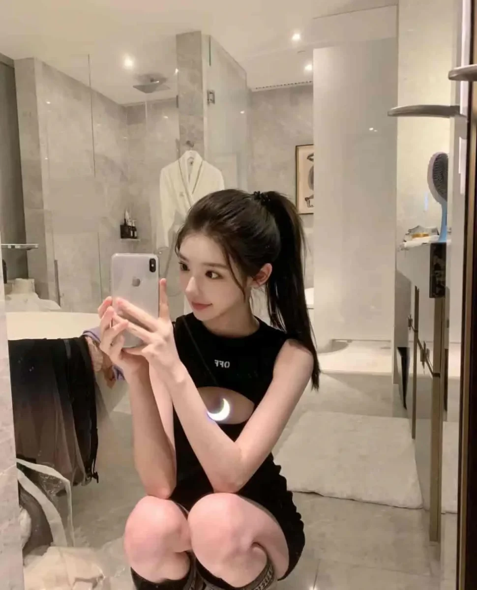 东京外围纯欲学生模特，皮肤白皙，短期停留，服务热情靠谱