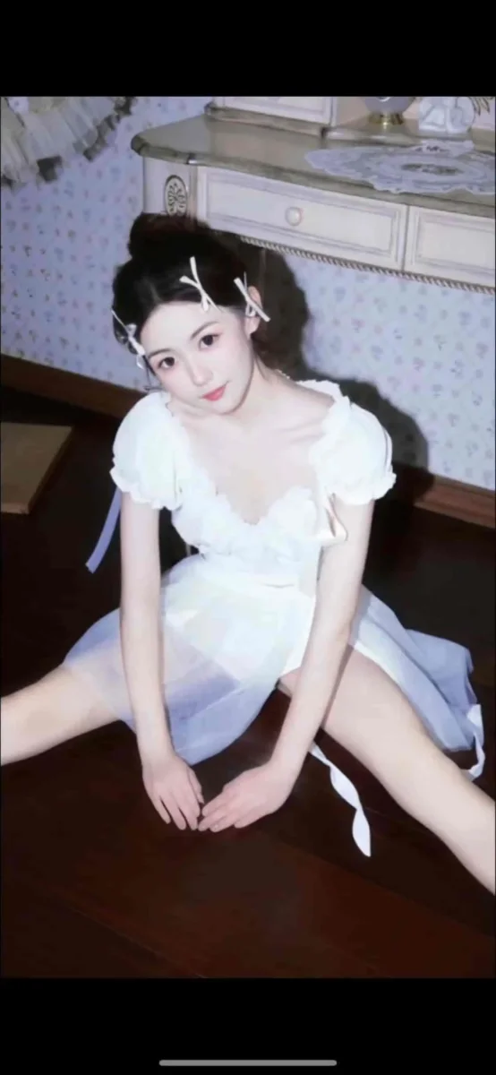东京外围短暂停留的02年学生伴游，身高175cm，D杯，安全靠谱服务好